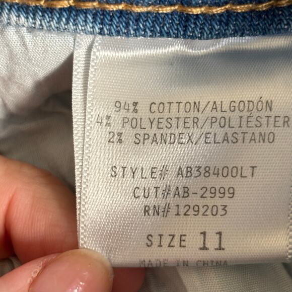 Cello Light Wash Wide Flare Jeans Size 11 Patchwork Panel Raw Hem Y2K Style - Picture 10 of 14